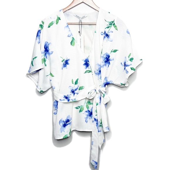 New with Tags Collective Concepts Women’s Floral Wrap Style Short Sleeve Blouse - Picture 1 of 16